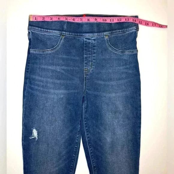 SPANX Women’s Distressed Ankle Skinny Jeans Medium Wash Raw Hem Size- Medium - Picture 5 of 10